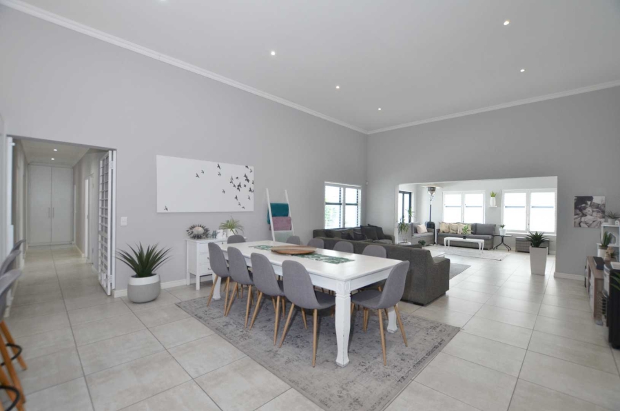 5 Bedroom Property for Sale in Parklands North Western Cape